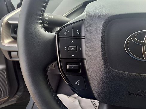 Used 2024 Toyota Prius XLE FWD image 24