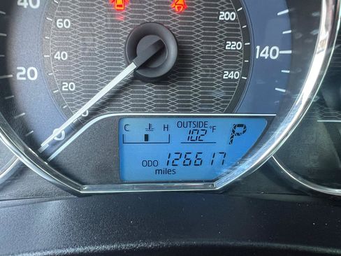 Used 2015 Toyota Corolla LE FWD image 23