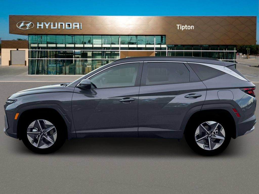 New 2026 Hyundai Tucson SEL Plus FWD image 3