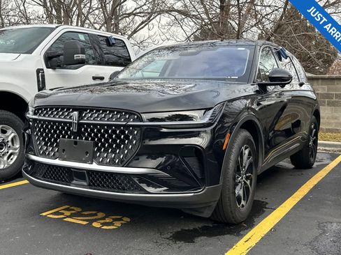 Used 2025 Lincoln Nautilus Premier image 1