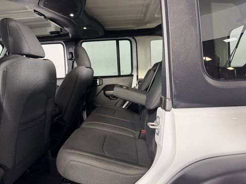 Certified 2025 Jeep Wrangler Willys 4xe image 28