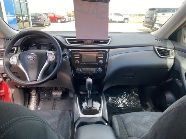 Used 2016 Nissan Rogue SV AWD/4WD image 17