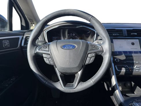 Used 2020 Ford Fusion SEL image 12