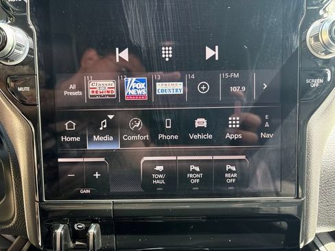 Used 2025 RAM 2500 Laramie AWD/4WD image 29