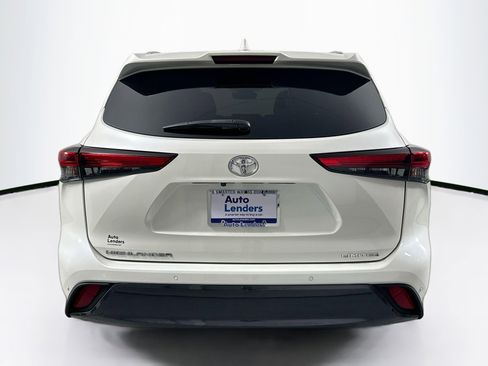 Used 2020 Toyota Highlander Limited FWD image 6
