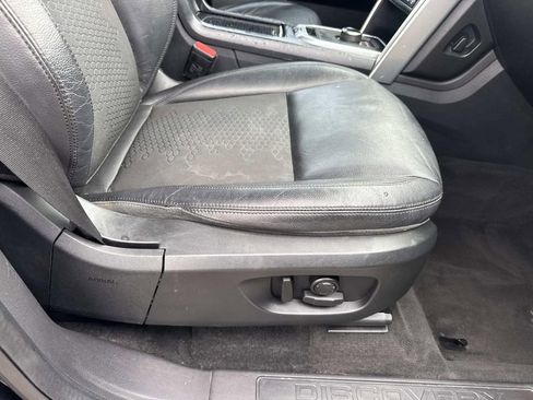 Used 2018 Land Rover Discovery Sport SE AWD/4WD image 13