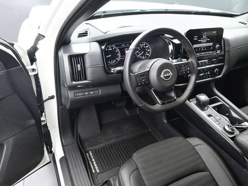 Used 2025 Nissan Pathfinder Rock Creek AWD/4WD image 6