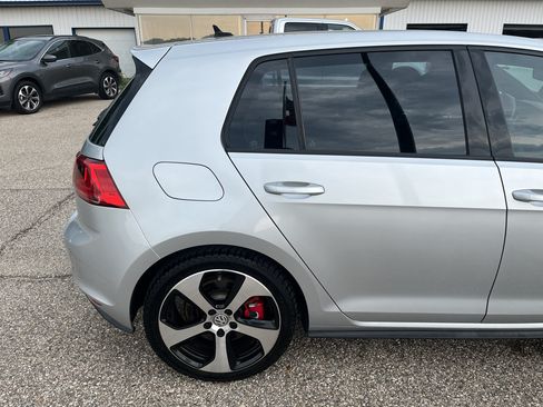 Used 2016 Volkswagen Golf 4-Door FWD image 7