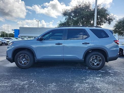 Used 2025 Honda Pilot TrailSport image 8