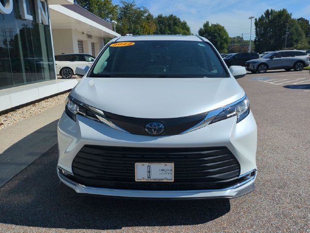 Used 2022 Toyota Sienna XLE FWD image 11