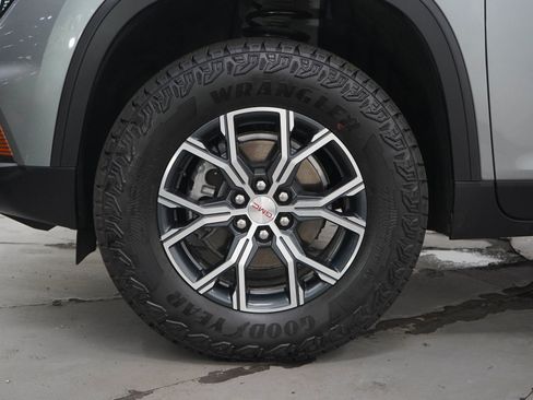 Used 2025 GMC Acadia AT4 w/ LPO, Floor Liner Package AWD/4WD image 32