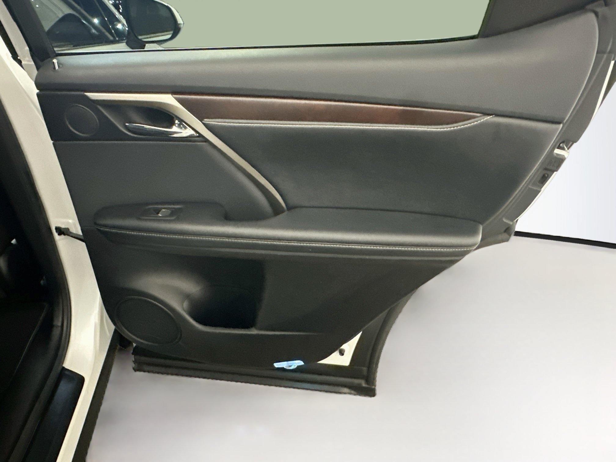 Used 2022 Lexus RX 450h AWD w/ Premium Package image 32