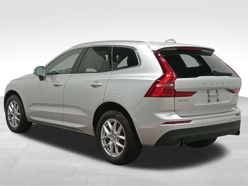 Used 2021 Volvo XC60 T5 Momentum w/ Premium Package AWD/4WD image 7