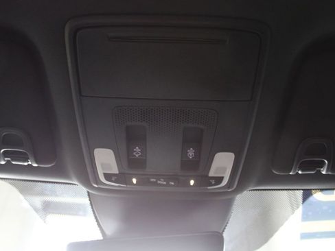 Used 2023 Honda Pilot TrailSport image 40