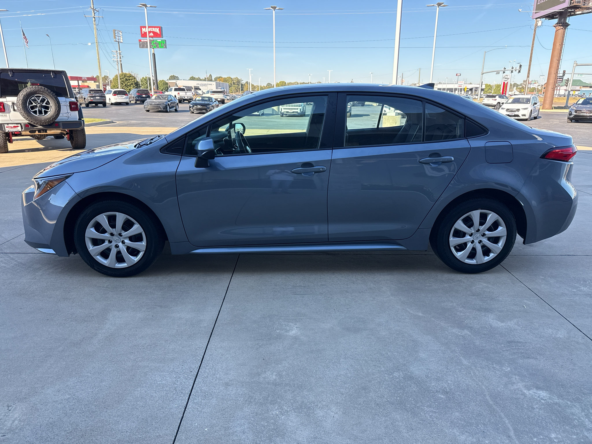 Used 2024 Toyota Corolla LE FWD image 4