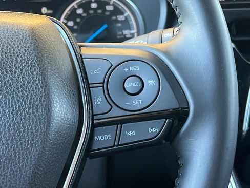 Certified 2024 Toyota Venza XLE image 30