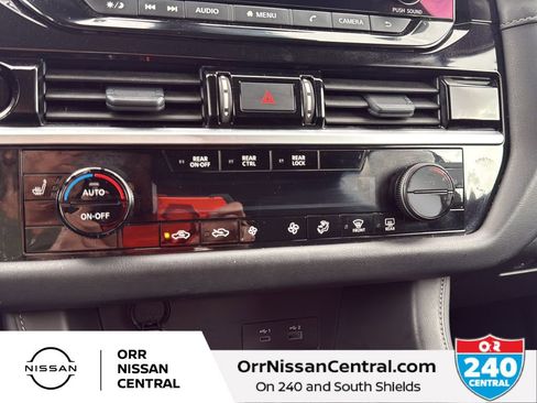 Used 2025 Nissan Pathfinder SV image 28