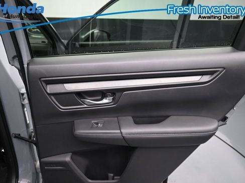 Used 2025 Honda CR-V LX image 16