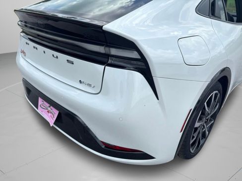 New 2026 Toyota Prius Plug-In Hybrid FWD image 32