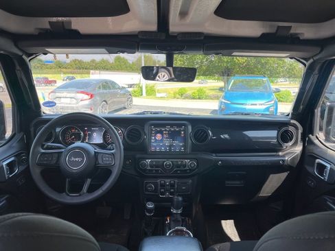 Used 2023 Jeep Wrangler Unlimited Sport AWD/4WD image 5