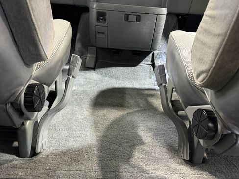 Used 1990 Chevrolet Astro LT image 33