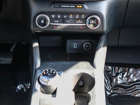 Used 2020 Ford Escape SE image 16