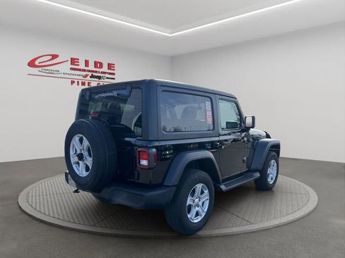 Used 2022 Jeep Wrangler Sport S image 6