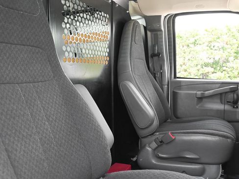 Used 2022 GMC Savana 2500 w/ Driver Convenience Package RWD image 15