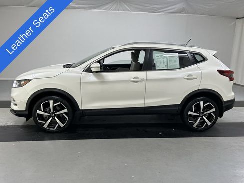Used 2022 Nissan Rogue Sport SL AWD/4WD image 6