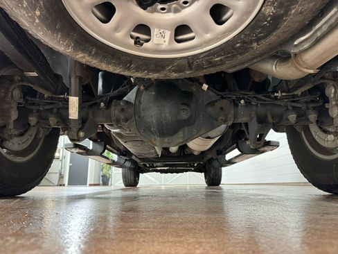 Used 2024 Chevrolet Silverado 2500 LT w/ Convenience Package image 42