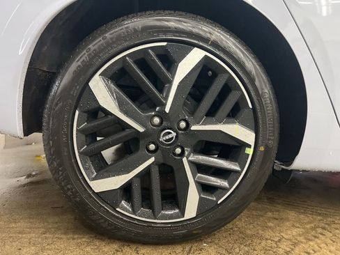 New 2025 Nissan Versa SR image 22