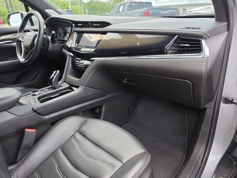 Used 2023 Cadillac XT6 Premium Luxury w/ Platinum Package AWD/4WD image 14
