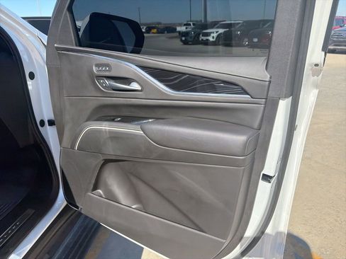 Used 2024 Cadillac Escalade V w/ LPO, ONYX Package image 26