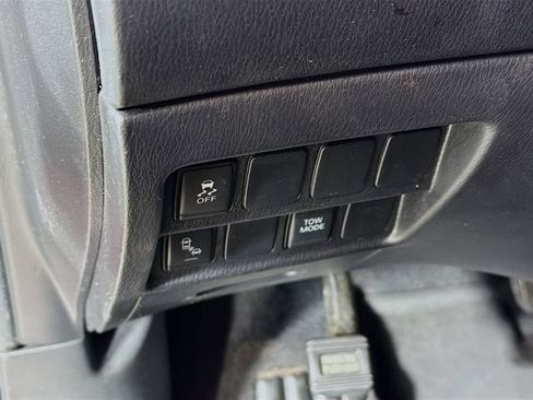 Used 2020 Nissan Pathfinder SV FWD image 12