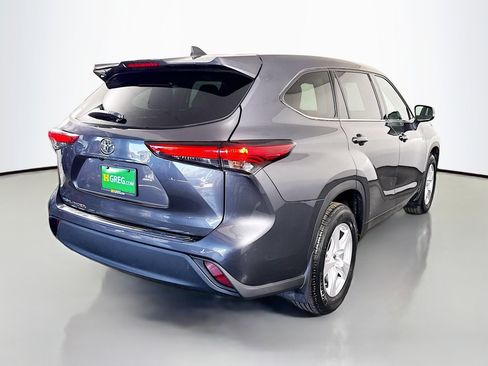 Used 2020 Toyota Highlander LE image 10