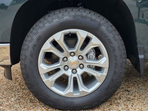 New 2026 Chevrolet Silverado 1500 LTZ w/ Z71 Off-Road Package AWD/4WD image 8