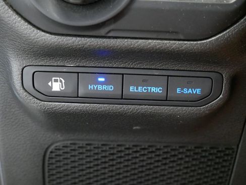 Certified 2022 Jeep Wrangler Unlimited Sahara w/ Cold Weather Group image 24