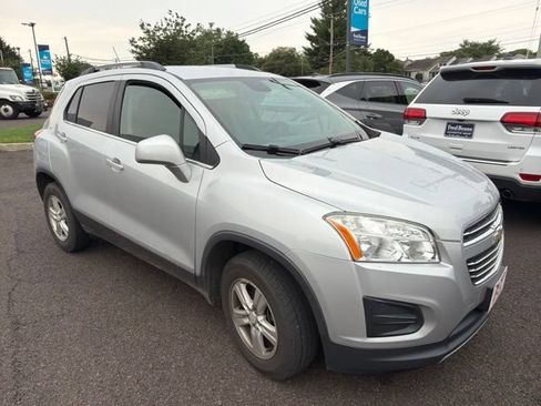 Used 2016 Chevrolet Trax LT w/ LT Convenience Package AWD/4WD image 14