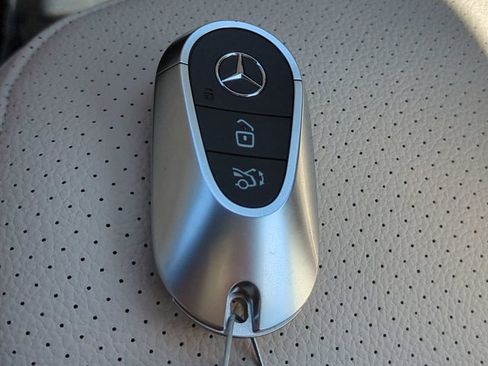 Used 2025 Mercedes-Benz C 300 Sedan image 29