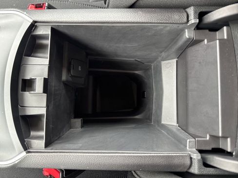 Used 2021 Ford Edge SE image 12