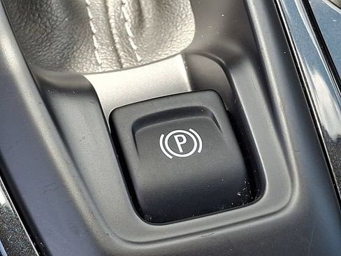 Used 2025 Chevrolet TrailBlazer LT AWD/4WD image 25