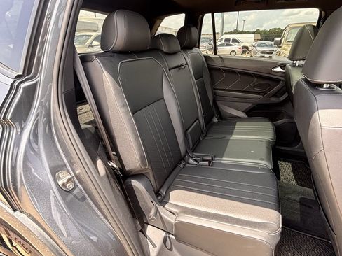 Used 2023 Volkswagen Tiguan SE R-Line FWD image 28