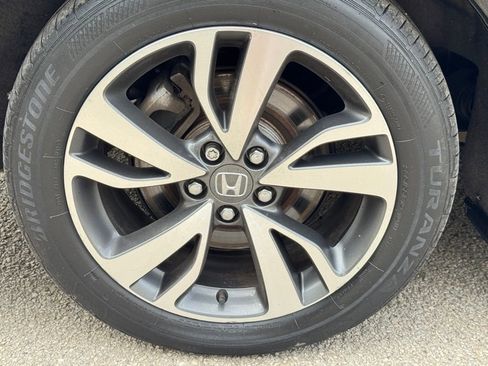Used 2024 Honda Odyssey Touring image 9