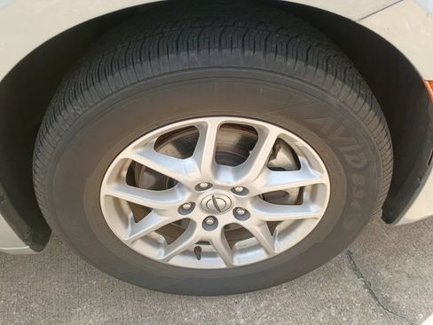 Certified 2024 Chrysler Pacifica Touring-L FWD image 11