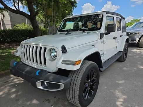Used 2022 Jeep Wrangler Unlimited Sahara AWD/4WD image 7