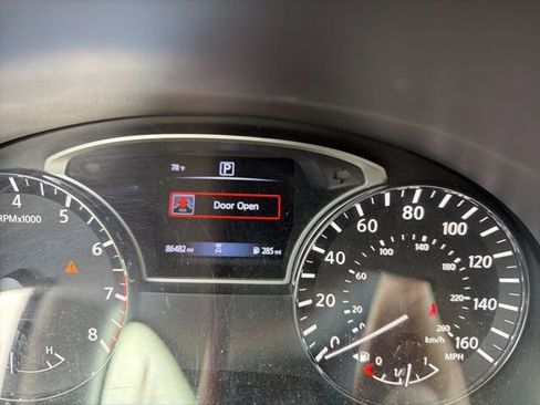 Used 2018 Nissan Altima 2.5 S w/ S Convenience Package FWD image 12