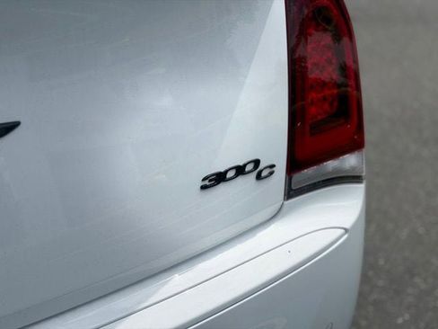 Used 2023 Chrysler 300 C RWD image 8
