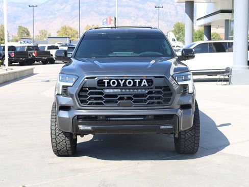 Used 2024 Toyota Sequoia Platinum AWD/4WD image 9