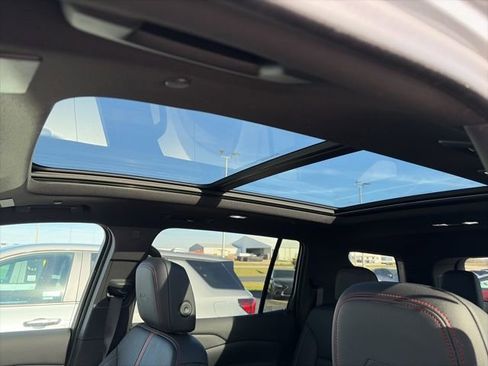 Used 2024 Chevrolet Traverse RS w/ LPO, Floor Liner Package AWD/4WD image 4
