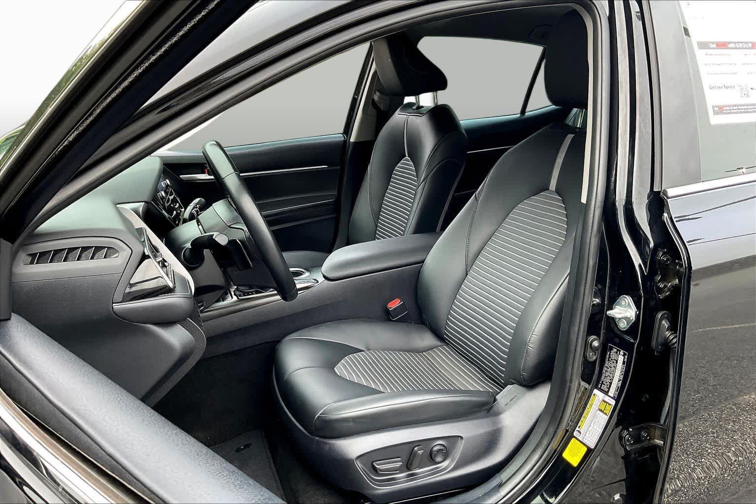 Used 2024 Toyota Camry SE w/ Convenience Package FWD image 8